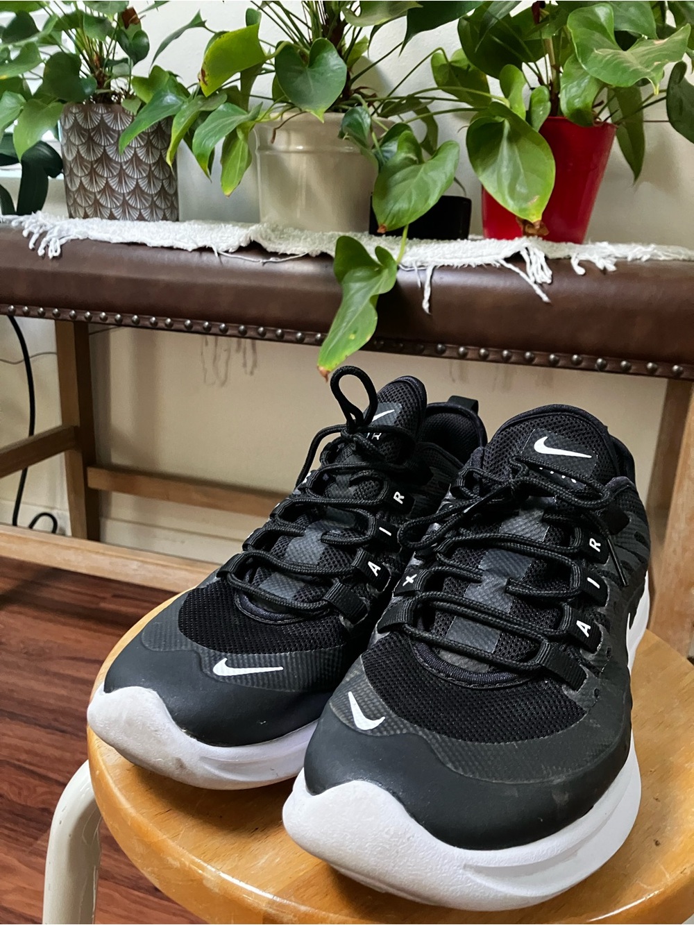 Nike Black and White Running Sneakers with Visible Air Unit - Picture 4 of 5